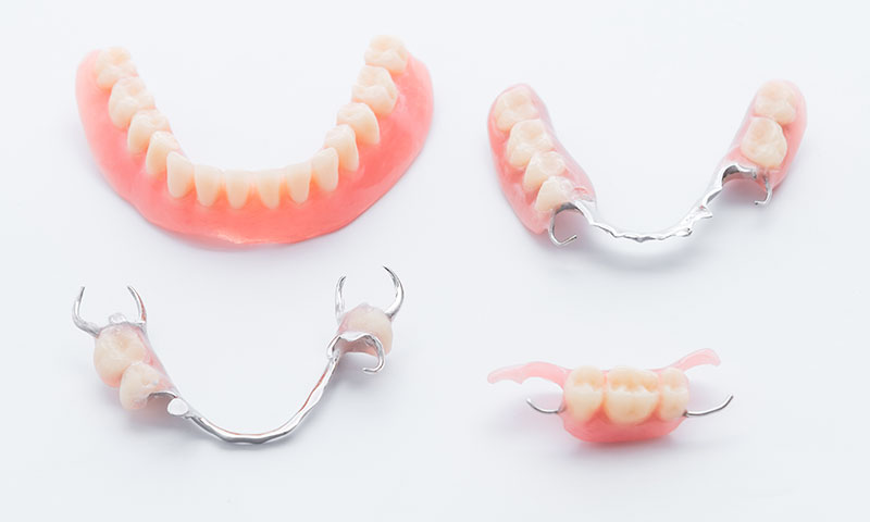 東京都港区青山の歯医者 義歯（入れ歯）について